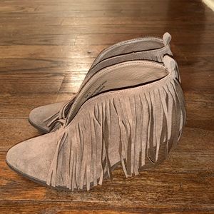 Women’s Beige Fringe Western Booties size 7.5